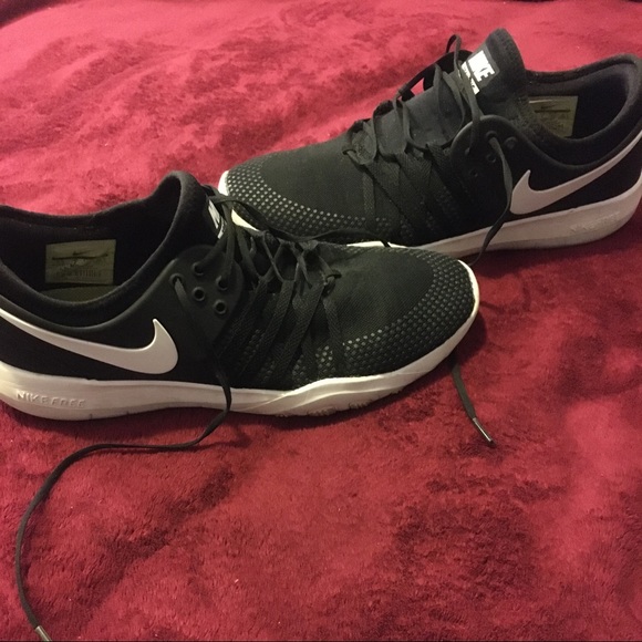 Nike training shoes - Picture 2 of 4